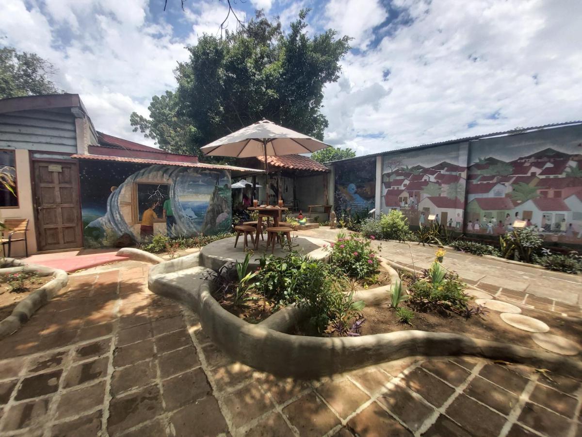 Casa Benjamin Linder Hotel Managua Exterior photo